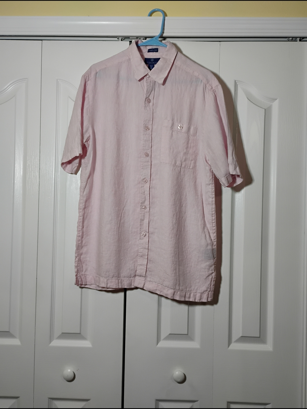 Weekenders Men's Light Pink Short-Sleeve Button-Down Shirt